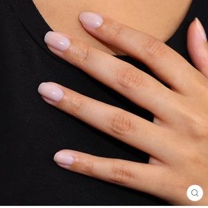 Londontown illuminating nail concealer